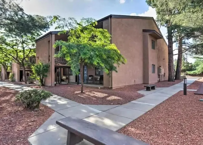 Relaxing Retreat - Walk To Shops & Trails Holiday home *